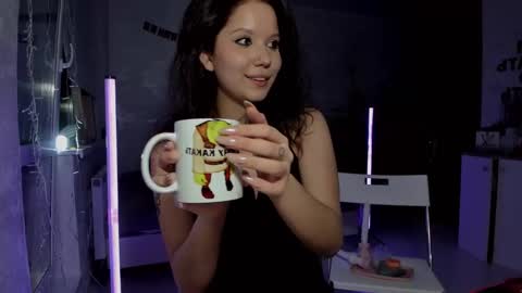 Snapshot of sunlovedamily chatting on January 2, 10:33 pm Amy online show from January 2, 10:33 pm