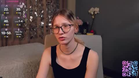 Kiki online show from February 18, 8:03 am