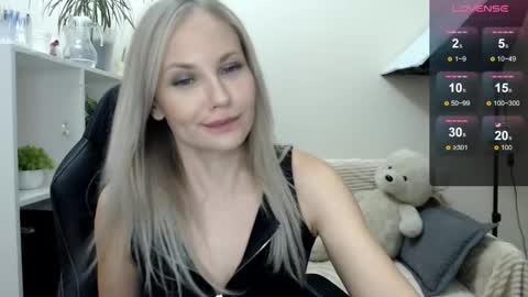 Naomi online show from October 21, 5:12 am