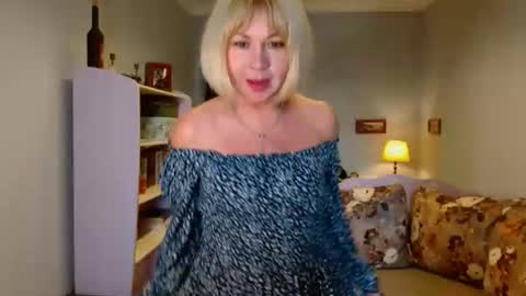 Sunny Katty online show from April 9, 9:48 am