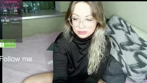 sunny mood online show from November 10, 7:27 pm