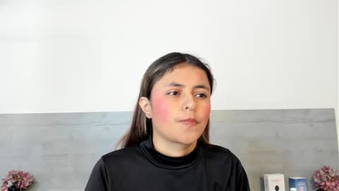 sunnywhitee online show from March 24, 7:20 pm