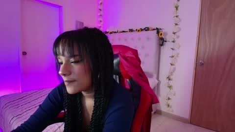 Snapshot of sunrisse_ chatting on September 29, 3:11 pm online show from September 29, 3:11 pm