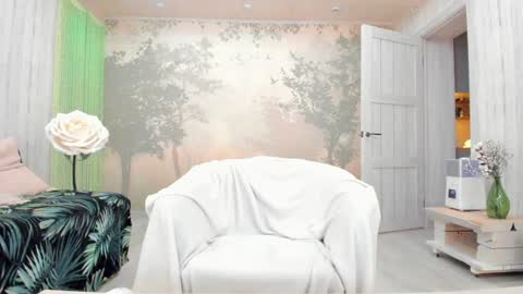 Eva  online show from January 12, 2:19 pm