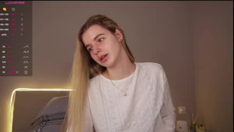 Snapshot of sunshine_diana_ chatting on February 17, 4:06 pm Di online show from February 17, 4:06 pm