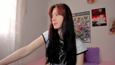 Snapshot of sunshine_girl9 chatting on March 6, 7:32 pm sunshine_girl9 online show from March 6, 7:32 pm