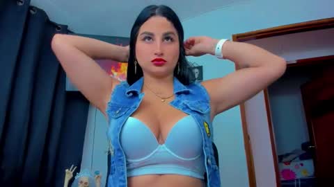 Andrea Rodriguez online show from November 28, 7:10 pm