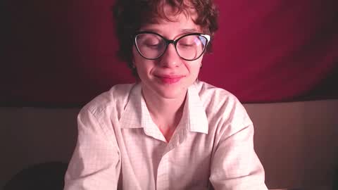 Snapshot of sunshinehella chatting on September 18, 3:49 pm Hella online show from September 18, 3:49 pm
