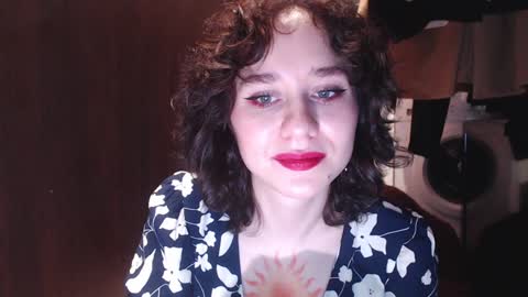 Snapshot of sunshinehella chatting on December 4, 9:01 am Hella online show from December 4, 9:01 am