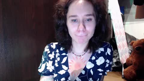 Snapshot of sunshinehella chatting on December 2, 10:24 am Hella online show from December 2, 10:24 am