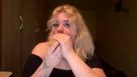 sunshinyflash online show from November 26, 7:10 pm