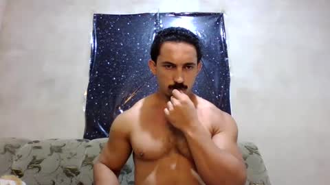 Snapshot of superbigmr chatting on September 9, 5:51 am james online show from September 9, 5:51 am