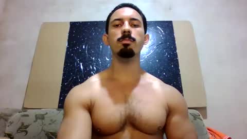 Snapshot of superbigmr chatting on September 23, 3:00 am james online show from September 23, 3:00 am