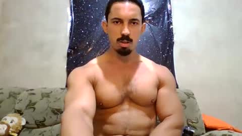 Snapshot of superbigmr chatting on September 16, 4:37 am james online show from September 16, 4:37 am