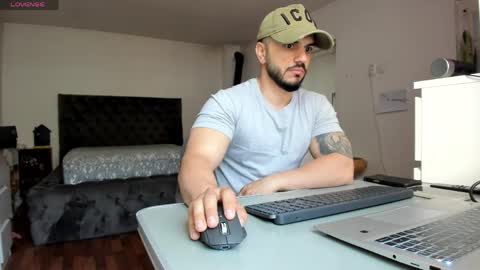 supermanboyxxl online show from April 15, 5:44 am