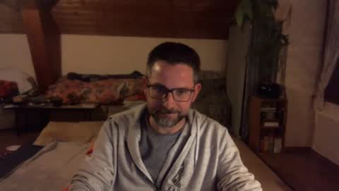 supersquirrel81 online show from December 4, 6:29 pm