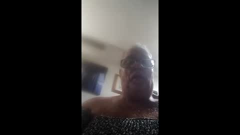 surfdude777888 online show from May 2, 8:20 am