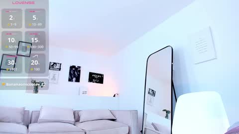 Snapshot of susan_blond chatting on September 9, 1:33 pm susan_blond online show from September 9, 1:33 pm