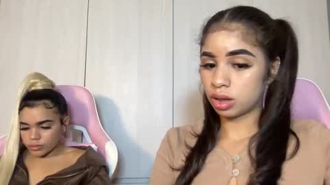 Snapshot of susandolls_ chatting on February 18, 6:59 am susan online show from February 18, 6:59 am