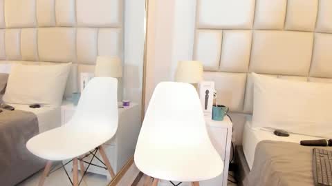 susanthomass online show from March 6, 7:57 pm