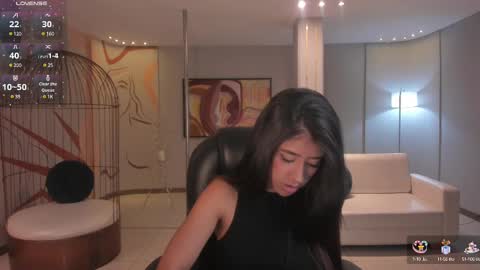 Snapshot of sussanelliot chatting on March 10, 8:01 pm Sussan online show from March 10, 8:01 pm