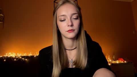 Jessica online show from October 9, 3:28 pm