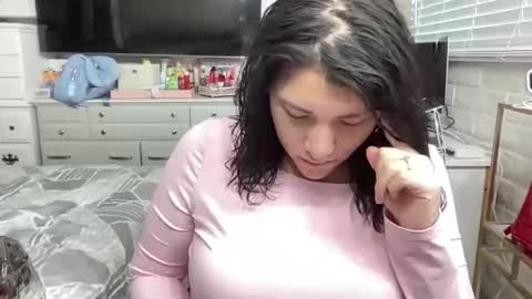 Suzy online show from December 14, 7:20 pm