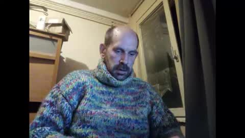 Snapshot of sweaterboy666 chatting on September 30, 10:42 pm sweaterboy666 online show from September 30, 10:42 pm