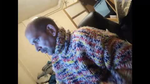 Snapshot of sweaterboy666 chatting on September 17, 1:53 am sweaterboy666 online show from September 17, 1:53 am