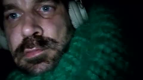 Snapshot of sweaterboy666 chatting on December 4, 3:20 am sweaterboy666 online show from December 4, 3:20 am