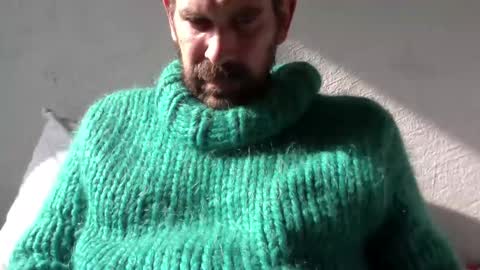 Snapshot of sweaterboy666 chatting on February 12, 11:07 am sweaterboy666 online show from February 12, 11:07 am