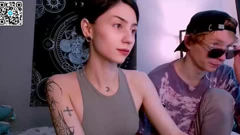 Snapshot of sweathome chatting on October 27, 9:42 am sweaties3 online show from October 27, 9:42 am