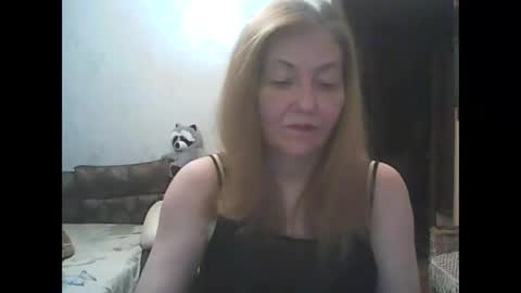 sweet4blonde609 online show from December 4, 12:27 pm