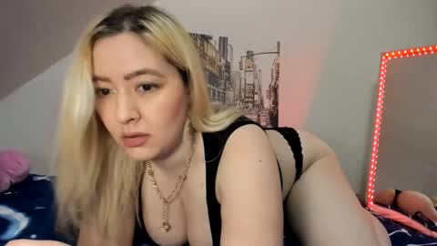 Anne Marie online show from March 14, 10:47 pm