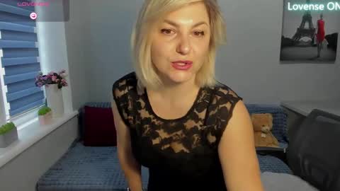 Snapshot of sweet___margaret chatting on March 9, 1:59 pm Margaret online show from March 9, 1:59 pm