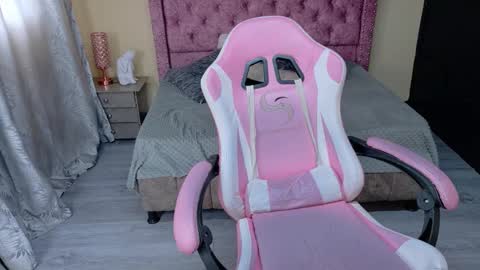 sweet__thang online show from December 15, 9:11 pm