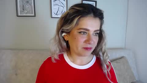 Bella Valery online show from November 24, 10:52 pm