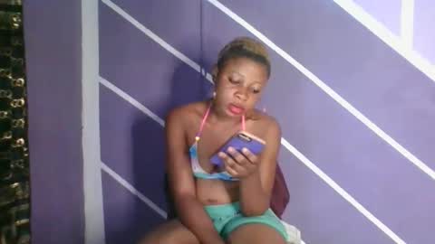 Snapshot of sweet_berry31 chatting on October 14, 2:25 am baby girl online show from October 14, 2:25 am