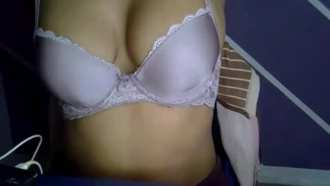 Snapshot of sweet_berry31 chatting on September 29, 7:18 am baby girl online show from September 29, 7:18 am