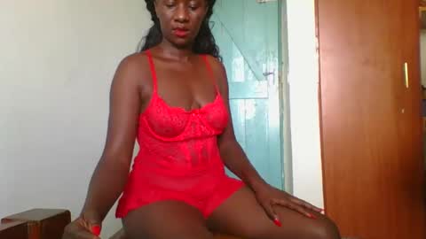 Snapshot of sweet_blackberry93 chatting on February 13, 5:58 am bella online show from February 13, 5:58 am