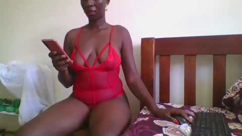 Snapshot of sweet_blackberry93 chatting on March 12, 10:37 am bella online show from March 12, 10:37 am