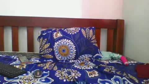 Snapshot of sweet_blackberry93 chatting on February 13, 2:09 pm bella online show from February 13, 2:09 pm