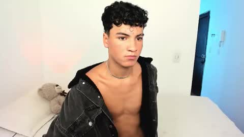 Snapshot of sweet_boys_xx chatting on October 26, 6:40 pm CristianBrayan PVT OPEN online show from October 26, 6:40 pm