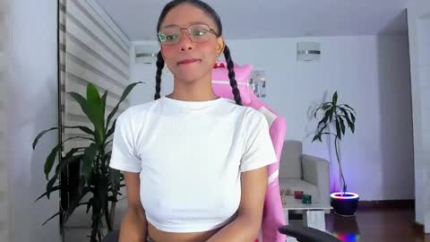 Snapshot of sweet_brunette88 chatting on February 26, 1:57 am sweet_brunette88 online show from February 26, 1:57 am