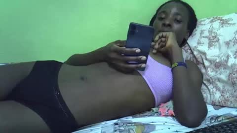 Snapshot of sweet_candie01 chatting on September 17, 7:39 pm sweet_candie01 online show from September 17, 7:39 pm