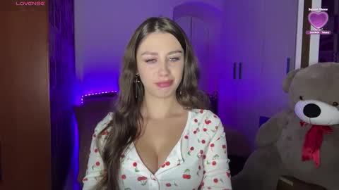 Snapshot of sweet_cherryn chatting on September 19, 6:22 pm Sweet Cherry online show from September 19, 6:22 pm