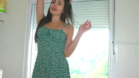 Snapshot of sweet_chilli_ chatting on January 30, 12:59 pm Bruna - Live on December - My wishlist online show from January 30, 12:59 pm