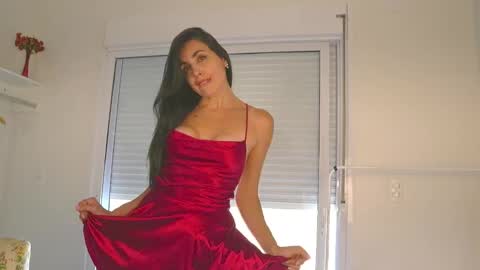 Snapshot of sweet_chilli_ chatting on February 16, 6:43 pm Bruna - Live on December - My wishlist online show from February 16, 6:43 pm
