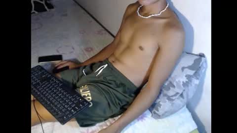 Snapshot of sweet_cummer00 chatting on October 20, 6:57 pm sweet_cummer00 online show from October 20, 6:57 pm