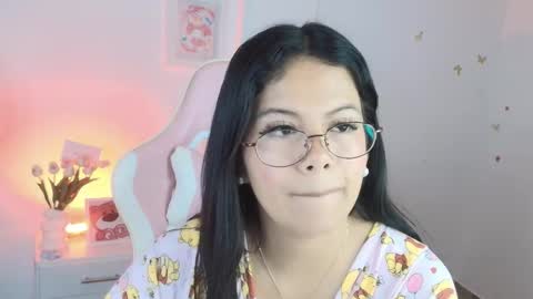 sweet_dania_ online show from February 22, 5:22 am